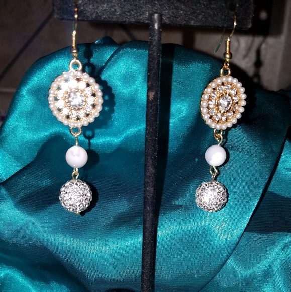 ❤️SOLD💕Pearl Crystal Disc Disco Ball Earrings - Picture 3 of 6